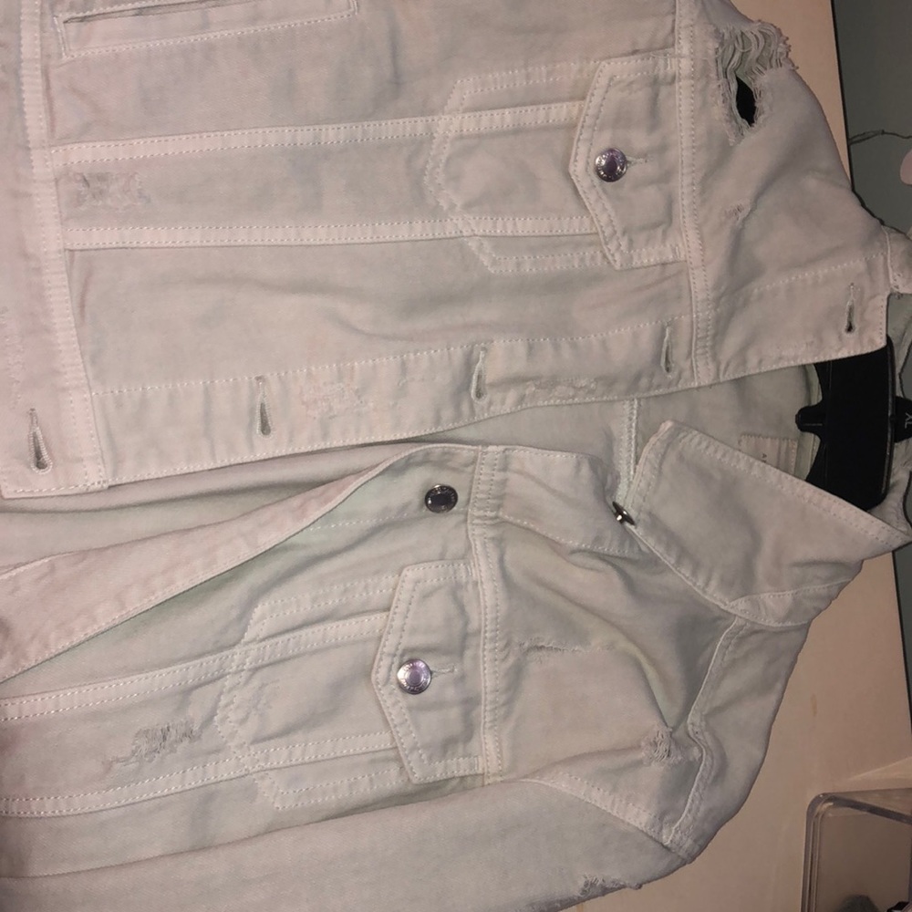 Light washed American Eagle ripped jean jacket